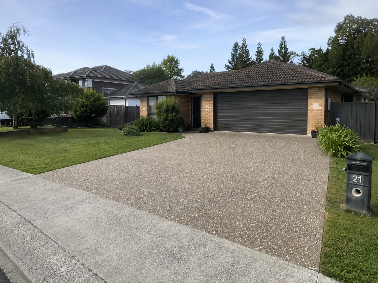 Signs your concrete driveway needs repair Auckland